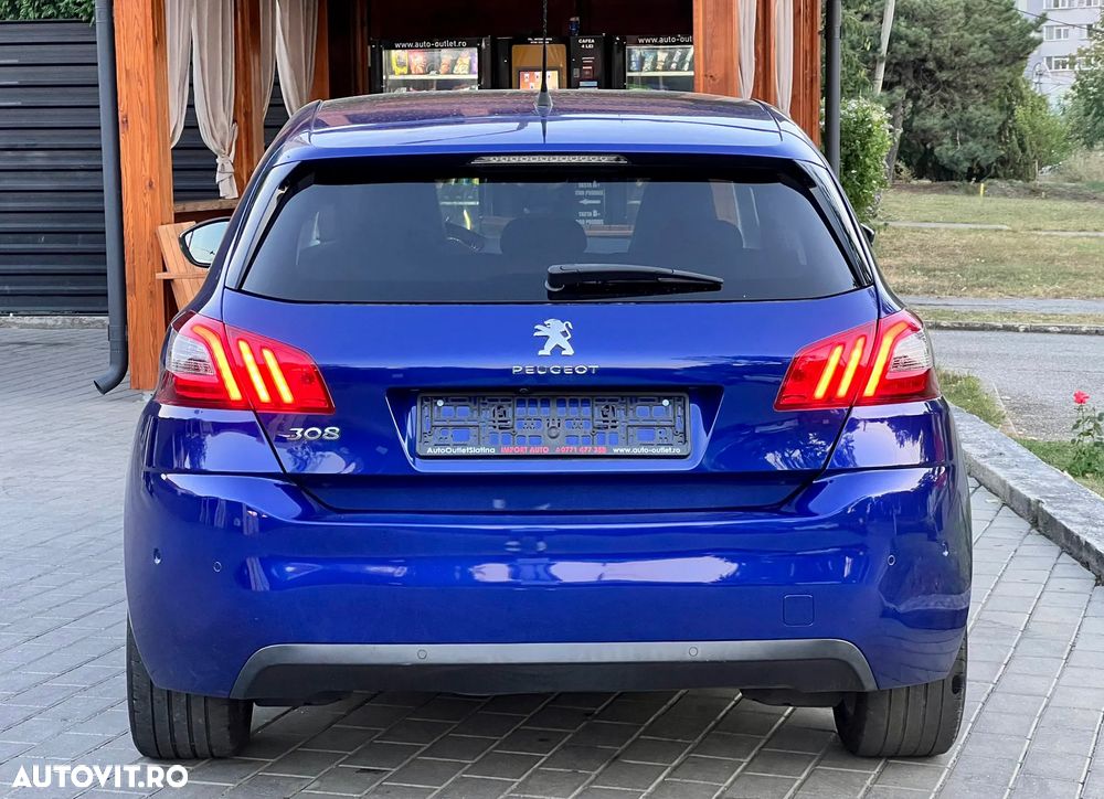 Peugeot 308 1.2 L PureTech Turbo S&S Allure - 9