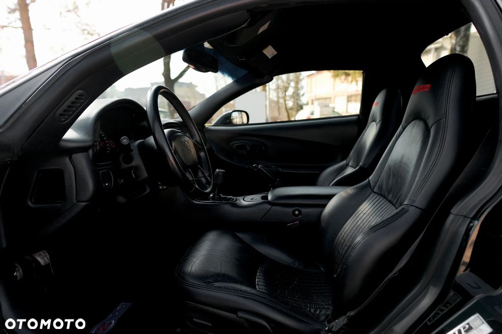 Chevrolet Corvette - 29