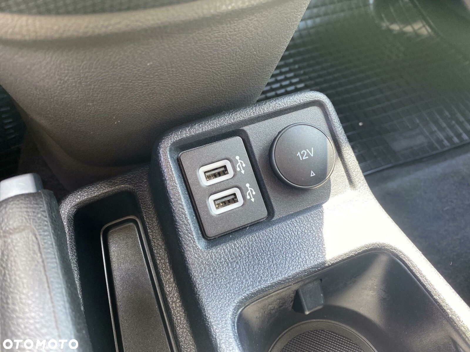 Ford Transit Connect - 25