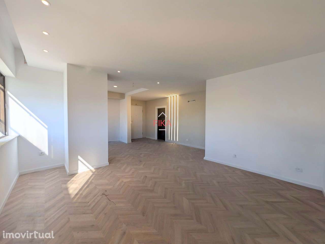 Apartamento T3 totalmente remodelado no centro de Setúbal - Grande imagem: 2/29