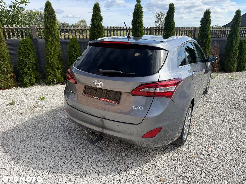 Hyundai i30 blue 1.6 CRDi YES Gold - 12