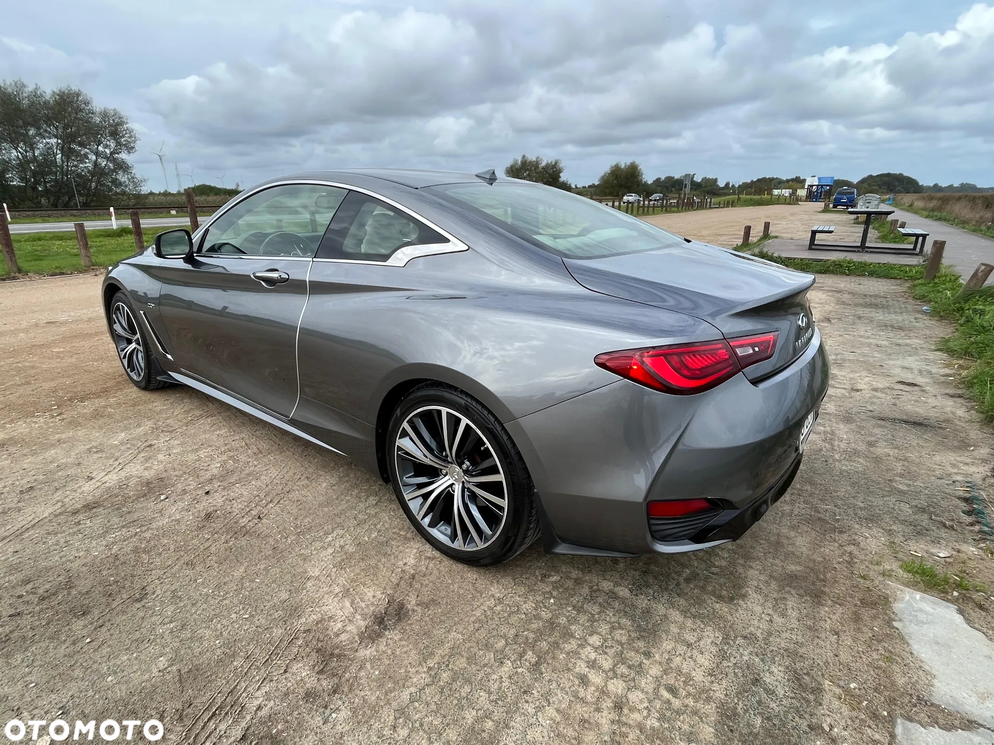 Infiniti Q60 2.0t Premium - 11