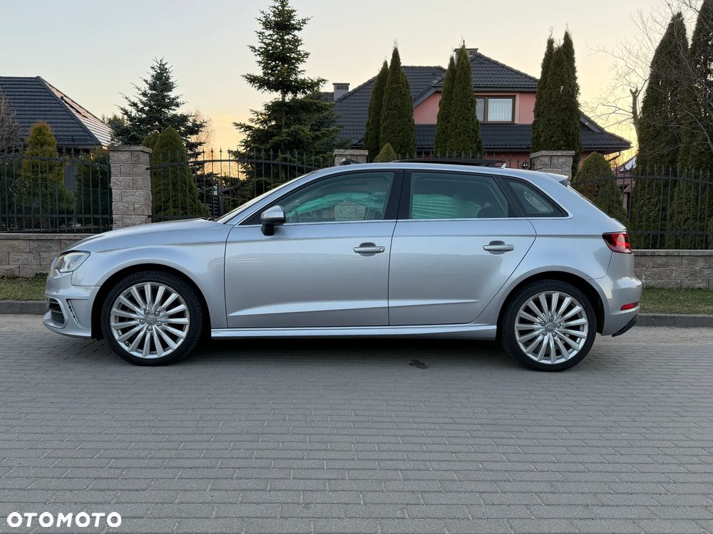 Volkswagen Golf 1.4 GTE Plug-In-Hybrid DSG - 2