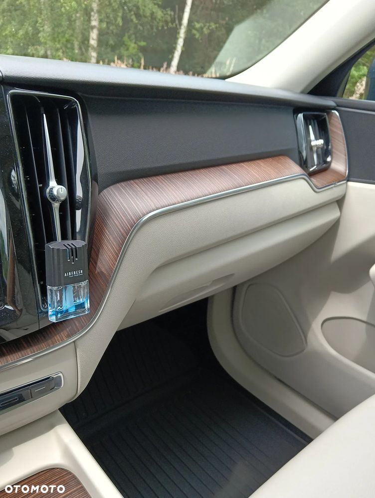 Volvo XC 60 T5 Momentum - 24