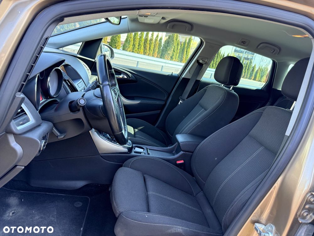 Opel Astra 1.6 SIDI Turbo ecoFLEX Start/Stop Innovation - 21