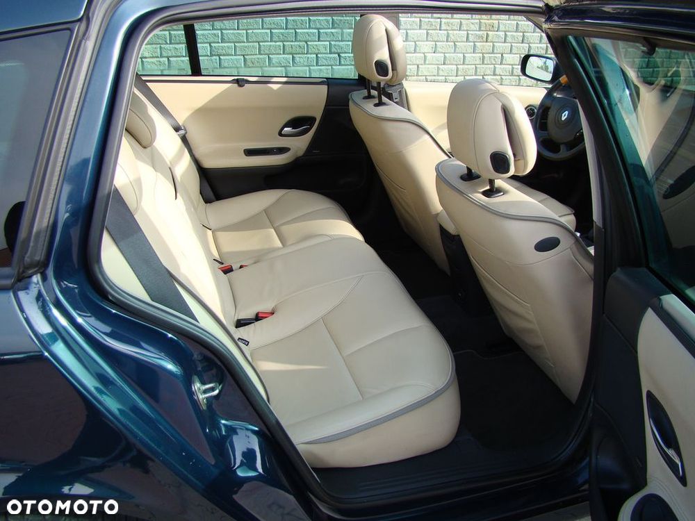 Renault Laguna 2.0 DCi Initiale - 26
