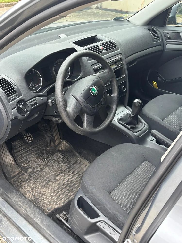 Skoda Octavia 1.6 Family - 10