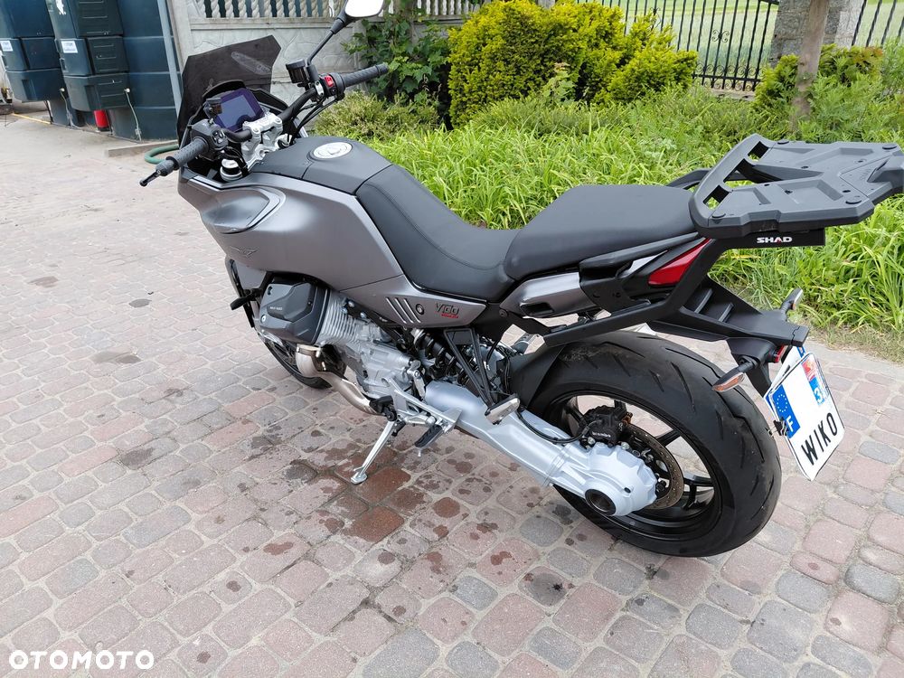 Moto Guzzi V100 Mandello - 3
