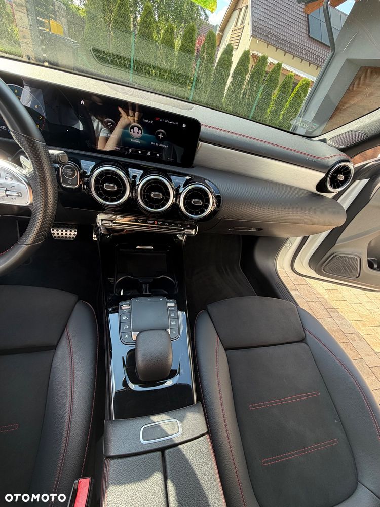 Mercedes-Benz CLA 180 AMG Line 7G-DCT - 15