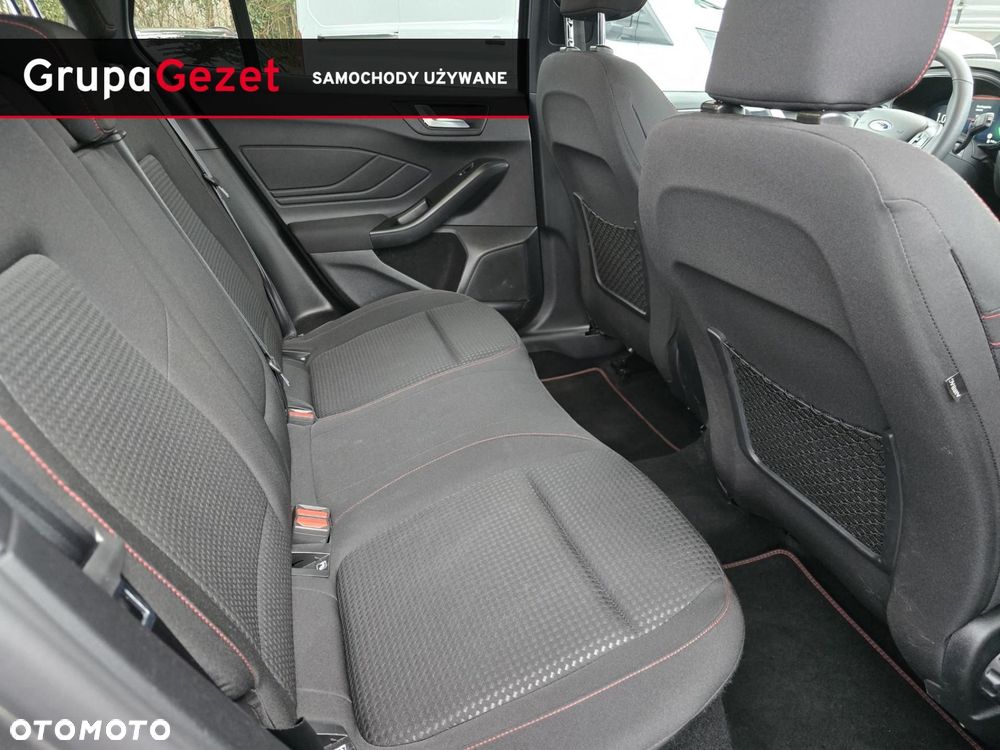 Ford Focus 1.0 EcoBoost mHEV ST-Line X - 32