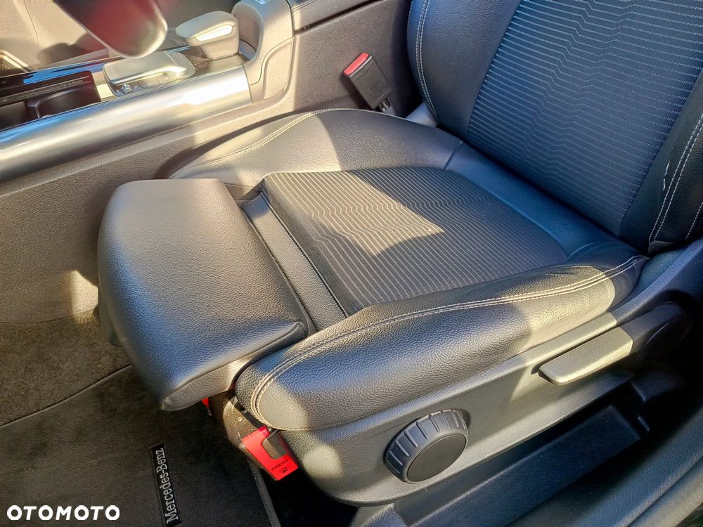 Mercedes-Benz GLA 200 Style - 11