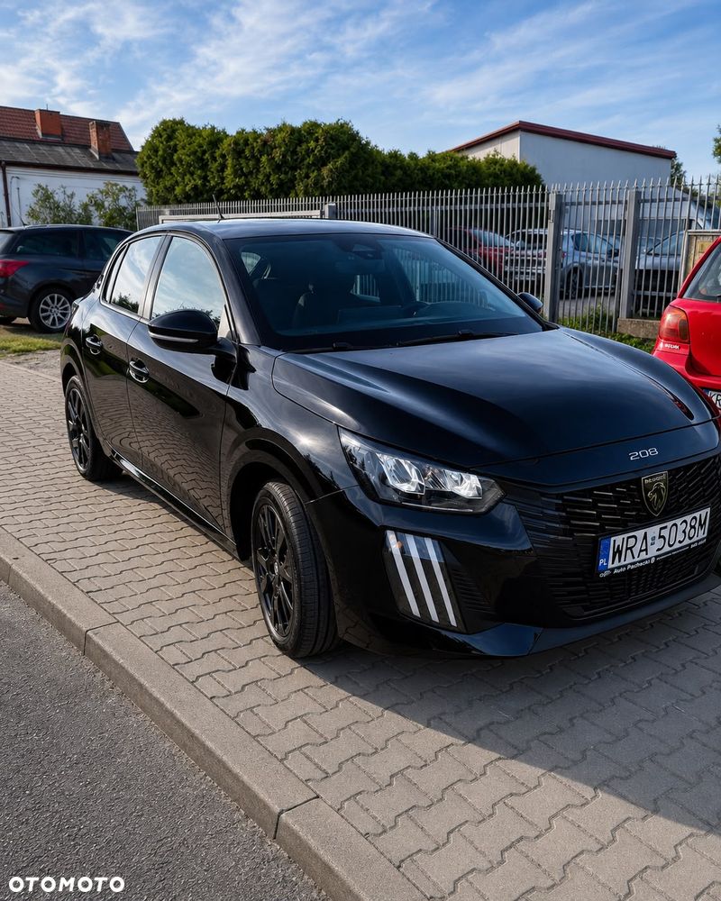 Peugeot 208 - 8