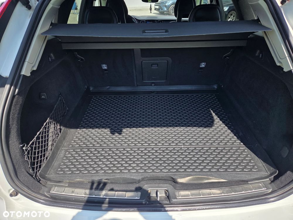 Volvo XC 60 D4 AWD Momentum - 13