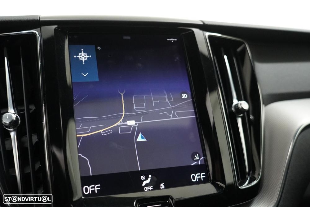 Volvo XC 60 2.0 T8 PHEV R-Design AWD - 13