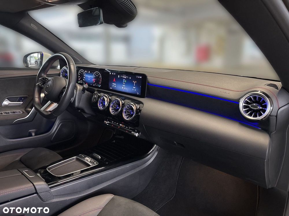 Mercedes-Benz CLA - 17