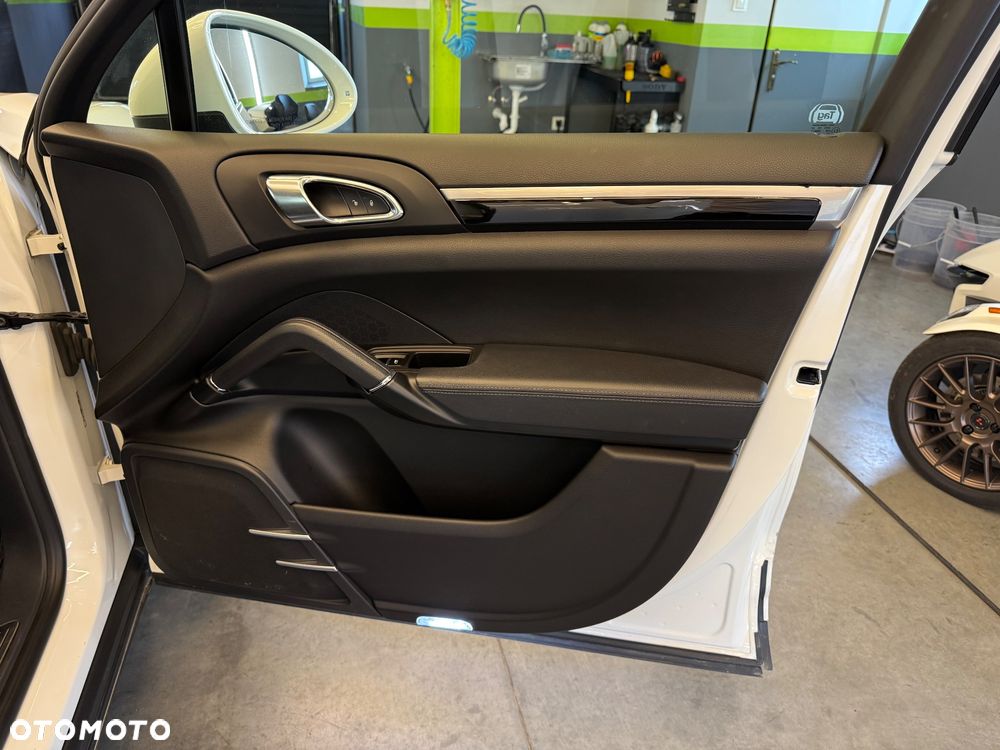 Porsche Cayenne S E-Hybrid - 22