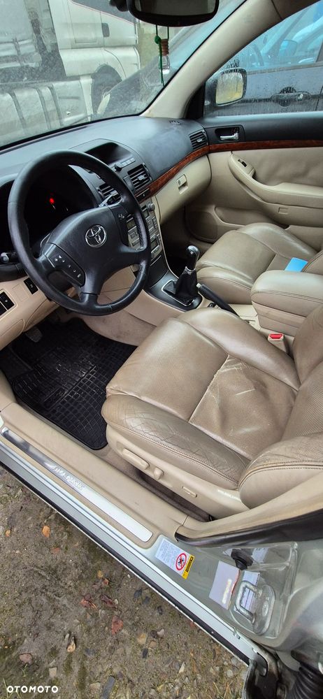 Toyota Avensis 2.0 VVT-i Sol - 3
