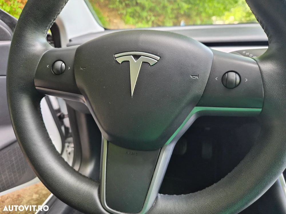 Tesla Model 3 - 38