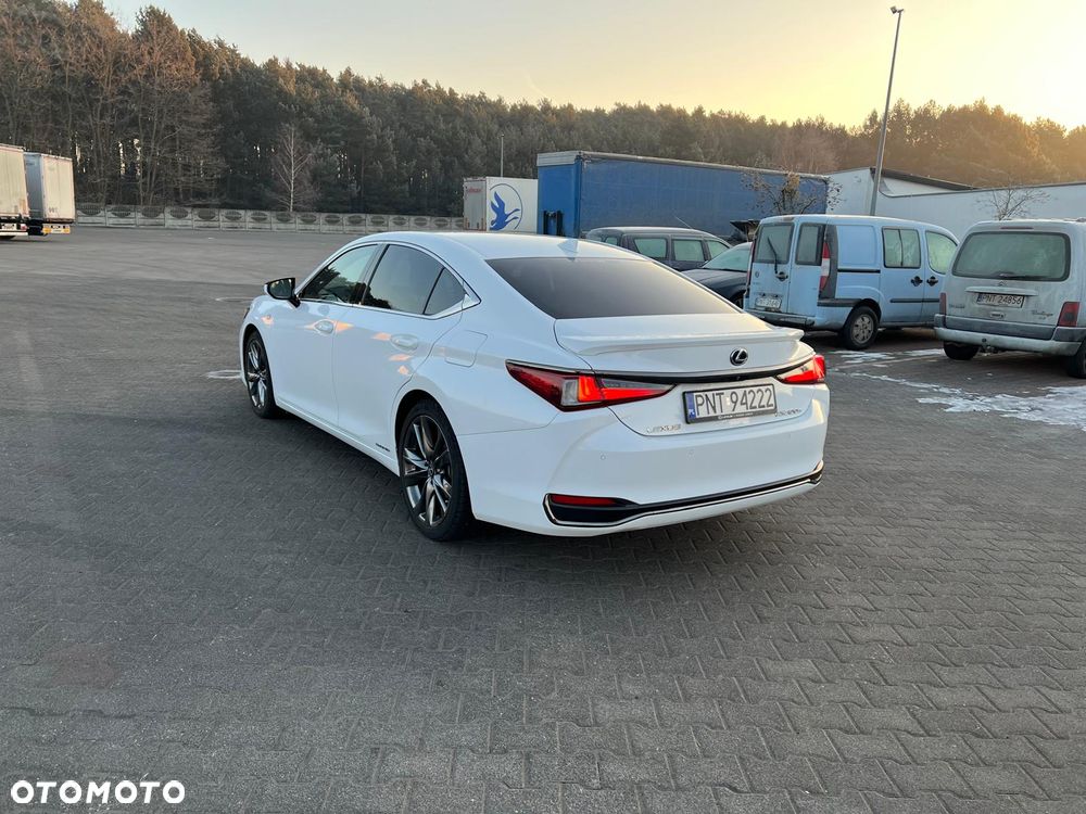Lexus ES 300h F Sport - 3