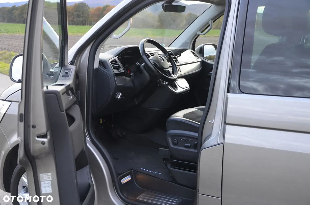 Volkswagen Multivan - 20