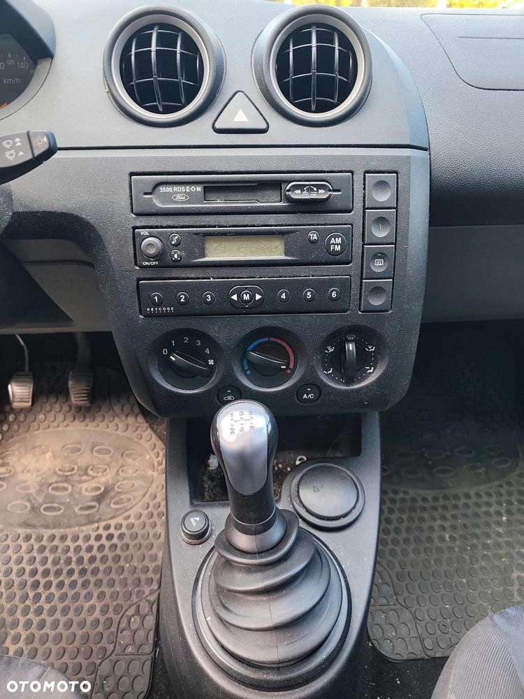 Ford Fiesta - 11