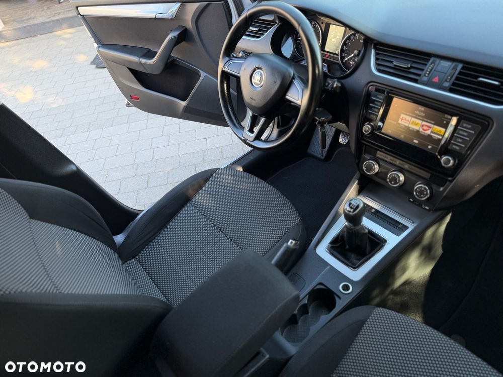 Skoda Octavia 1.6 TDI (Green tec) 4x4 Ambition - 13