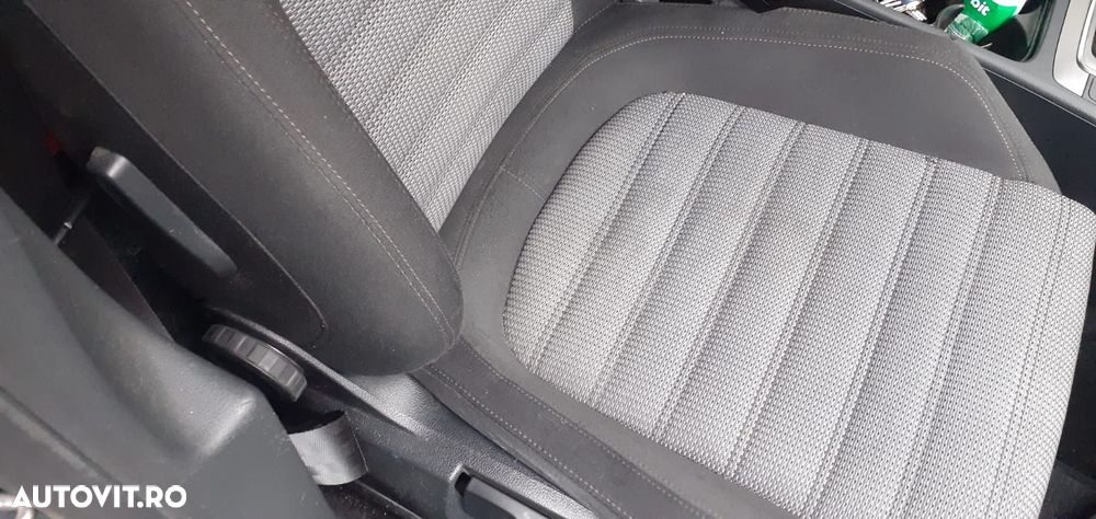 Volkswagen Passat - 15