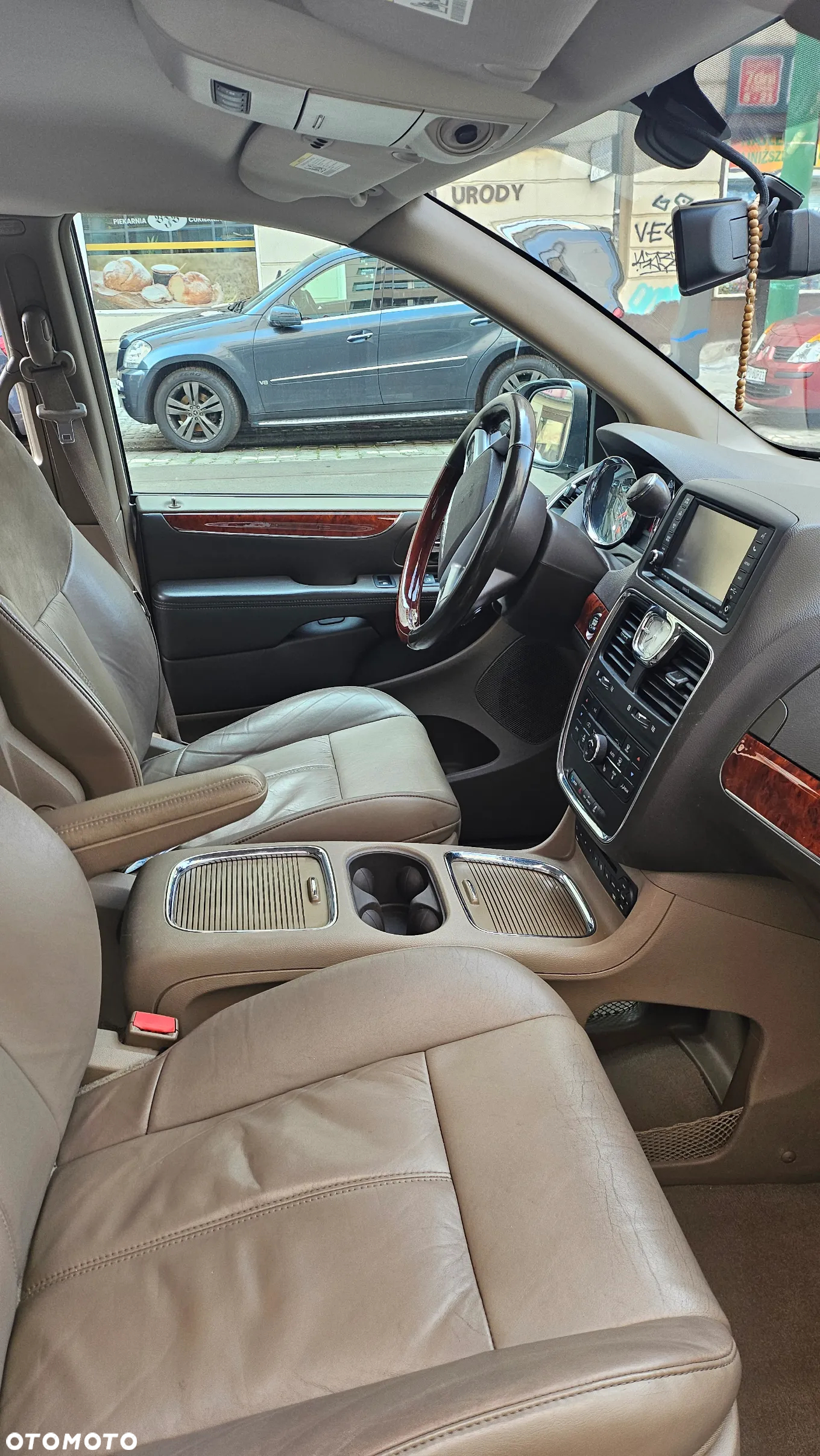 Chrysler Town & Country 3.6 Limited - 10