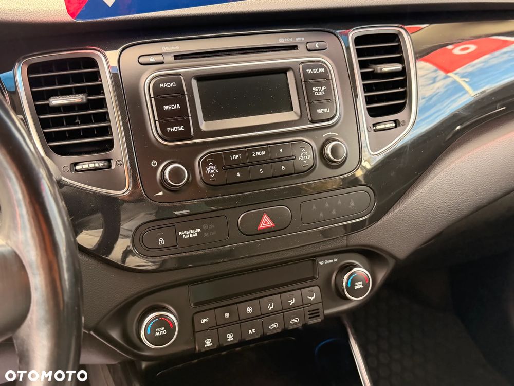 Kia Carens 1.7 CRDi 115 Dream Team Edition - 17