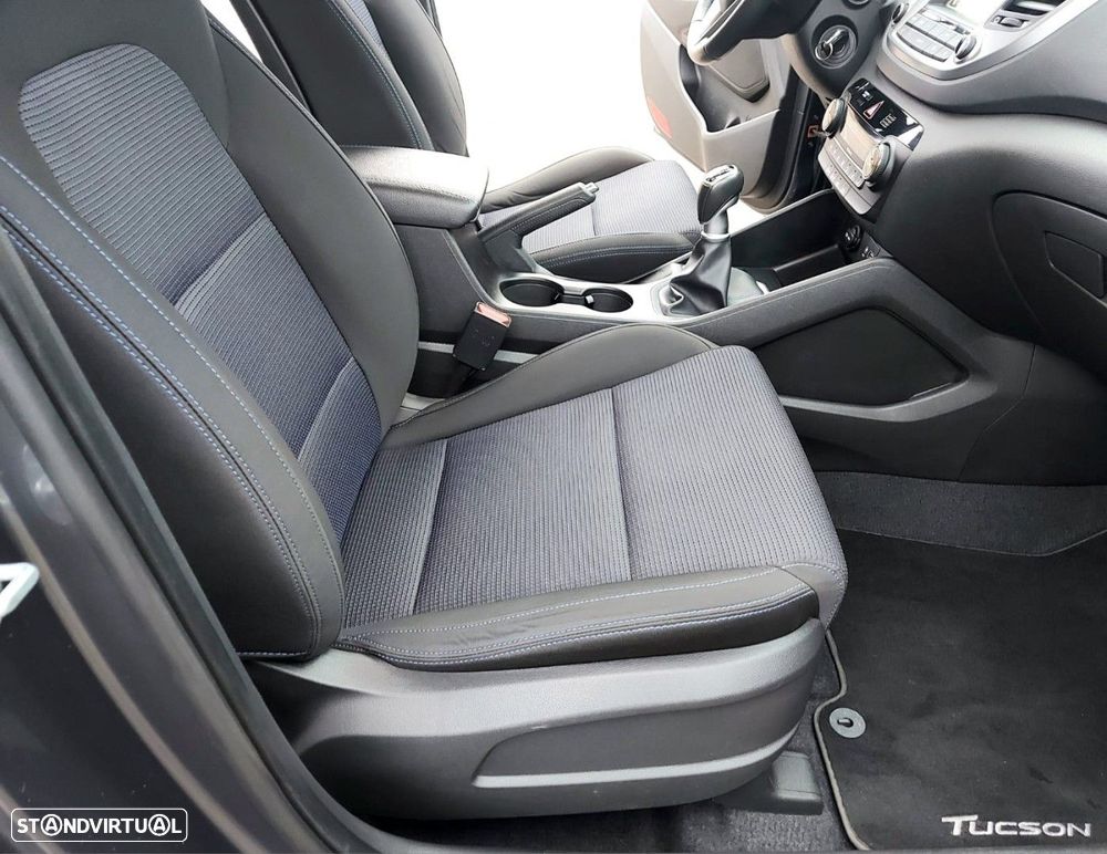 Hyundai Tucson 1.7 CRDi Executive - 16