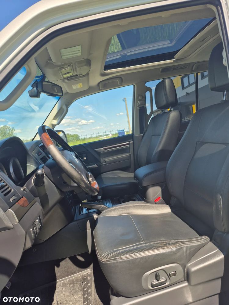 Mitsubishi Pajero 3.2 DI-D Automatik Final Edition - 12