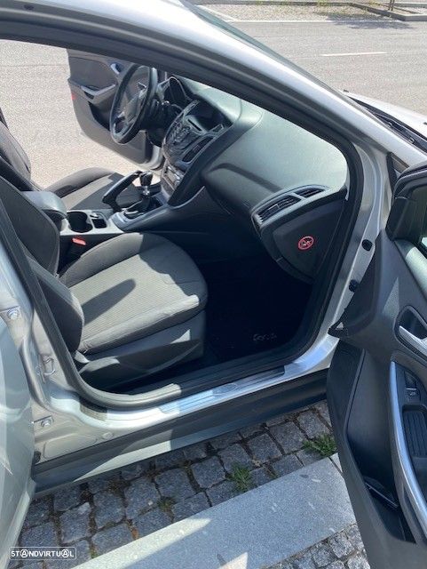 Ford Focus 1.0 SCTi Titanium - 12
