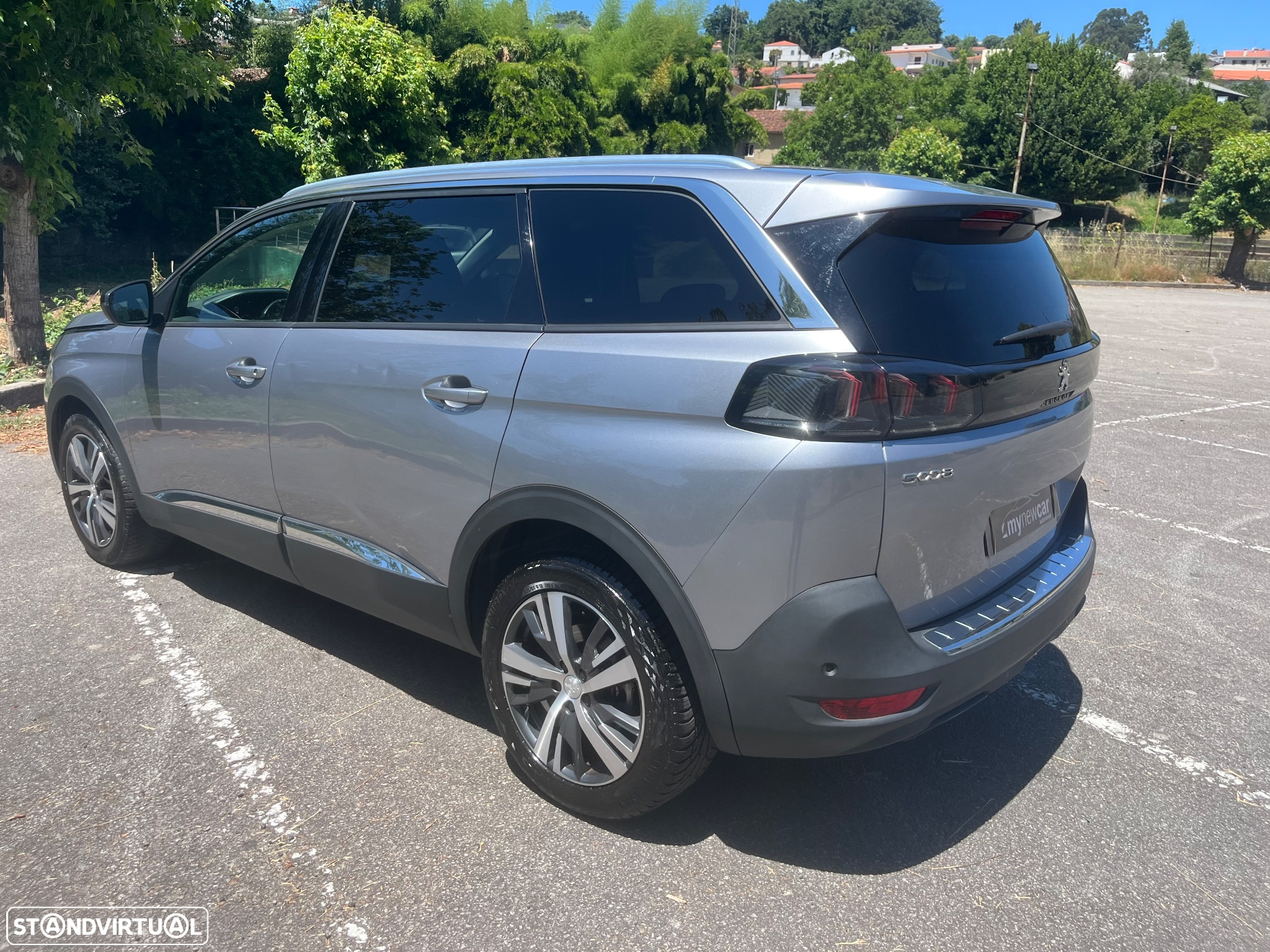 Peugeot 5008 1.5 BlueHDi Allure EAT8 - 11