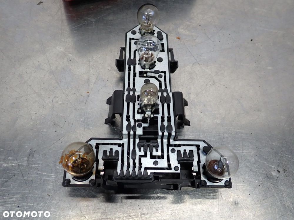 LAMPA PRAWA TYLNA VOLKSWAGEN BORA 1J5945257   1J5945096AC  1J5945112AC - 7