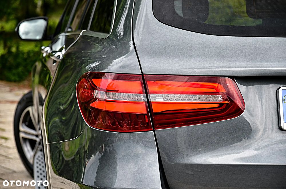 Mercedes-Benz GLC 250 4Matic 9G-TRONIC Exclusive - 22