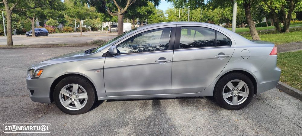 Mitsubishi Lancer 1.5 Inform - 5