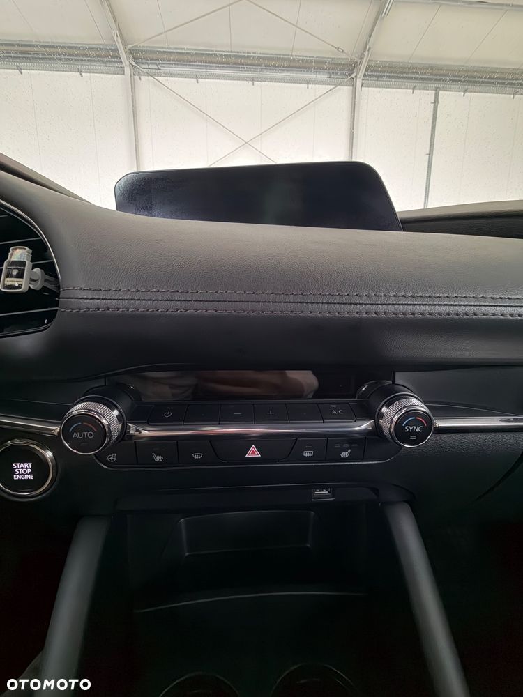 Mazda 3 SKYACTIV-G 2.0 M-Hybrid - 16