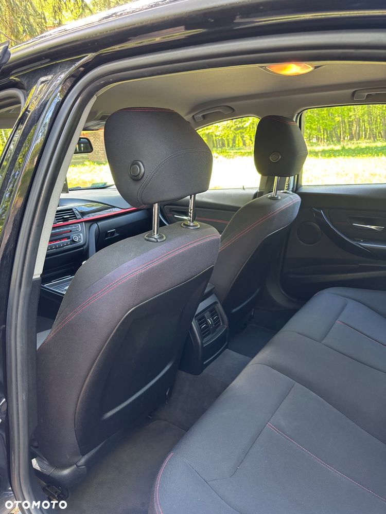 BMW Seria 3 320d Sport Line - 16