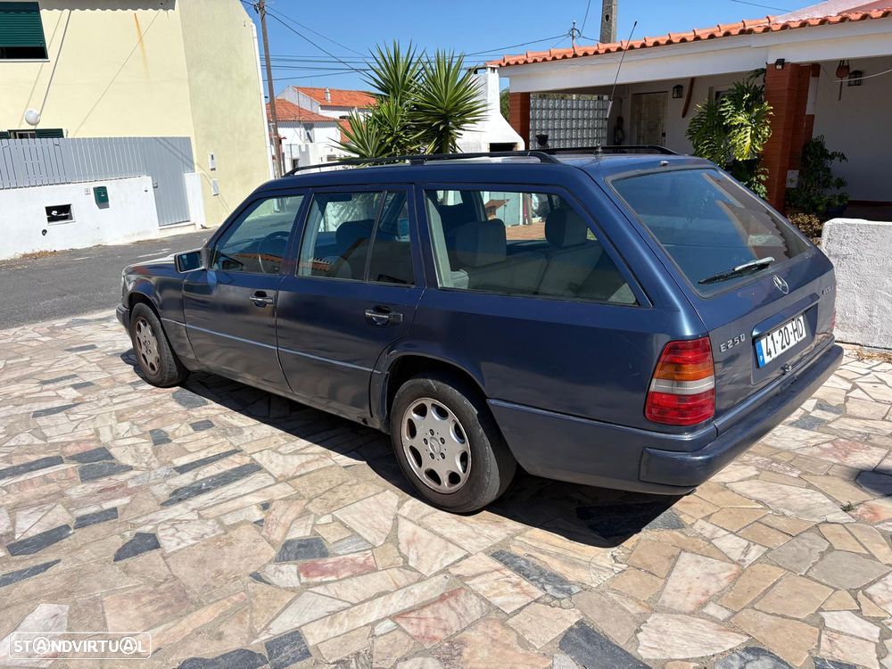 Mercedes-Benz W124 (1984-1997) 250 TD - 4