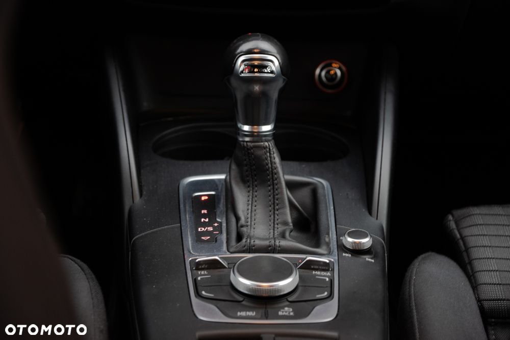 Audi A3 Sportback 1.6 TDI (clean diesel) S tronic S line Sportpaket - 14