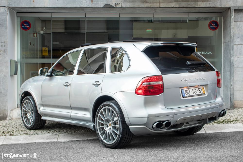 Porsche Cayenne Turbo S - 51