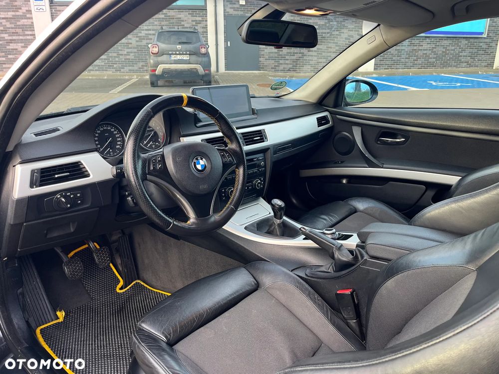 BMW Seria 3 325i - 5