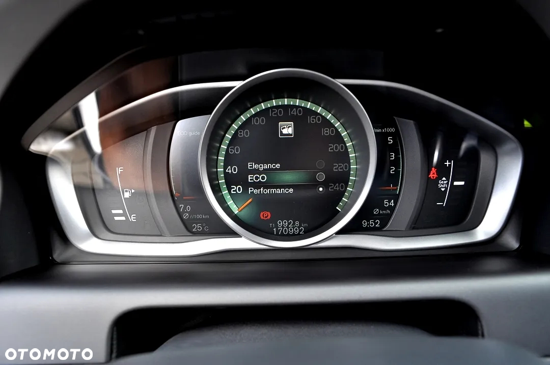Volvo XC 60 D3 Drive-E Ocean Race - 36