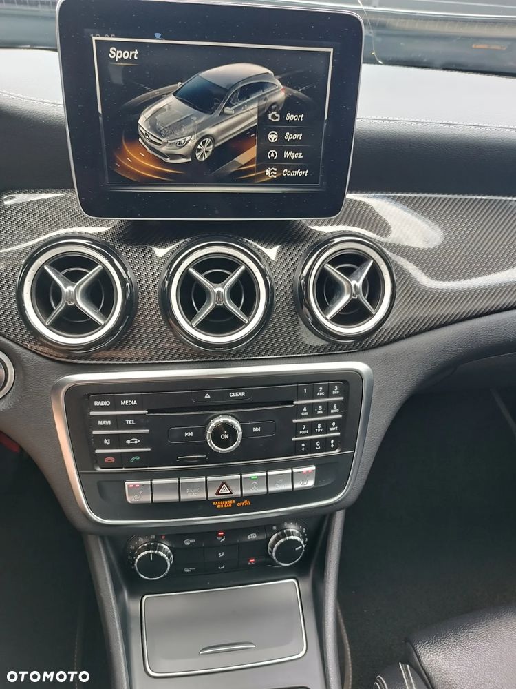 Mercedes-Benz CLA 180 7G-DCT UrbanStyle Edition - 14