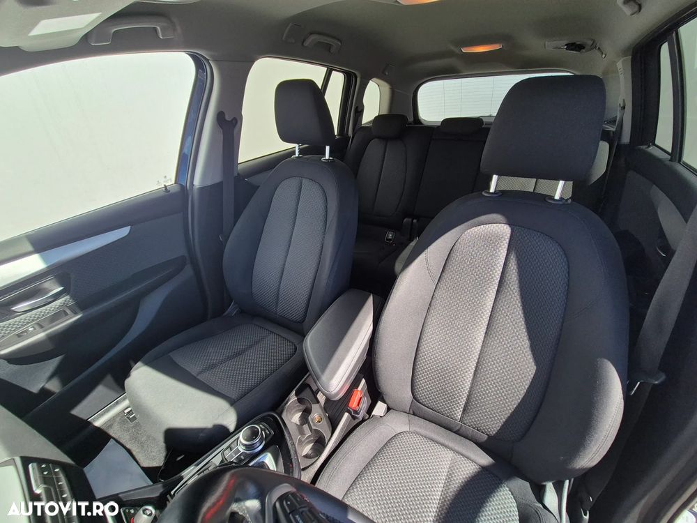 BMW Seria 2 218d xDrive AT - 10