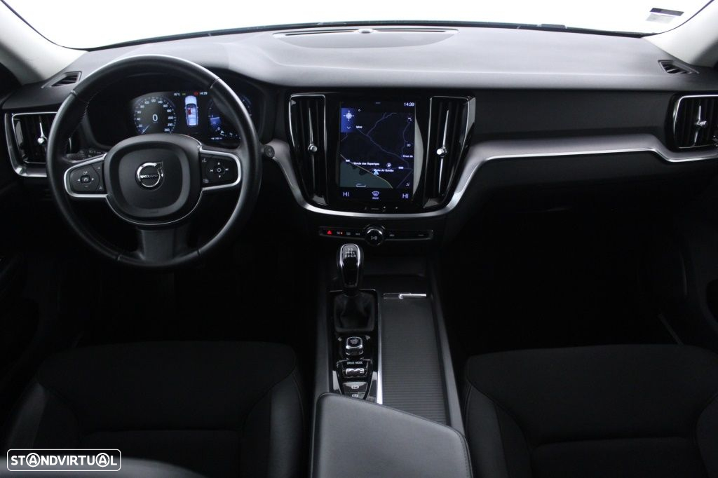 Volvo V60 2.0 D3 Momentum Plus - 18