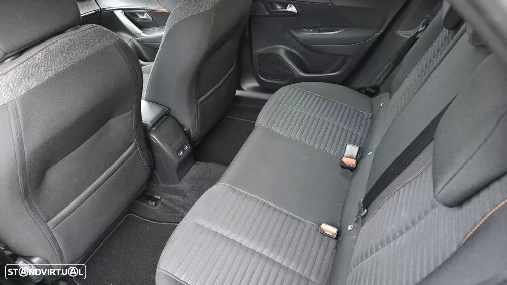 Peugeot e-2008 Active - 17