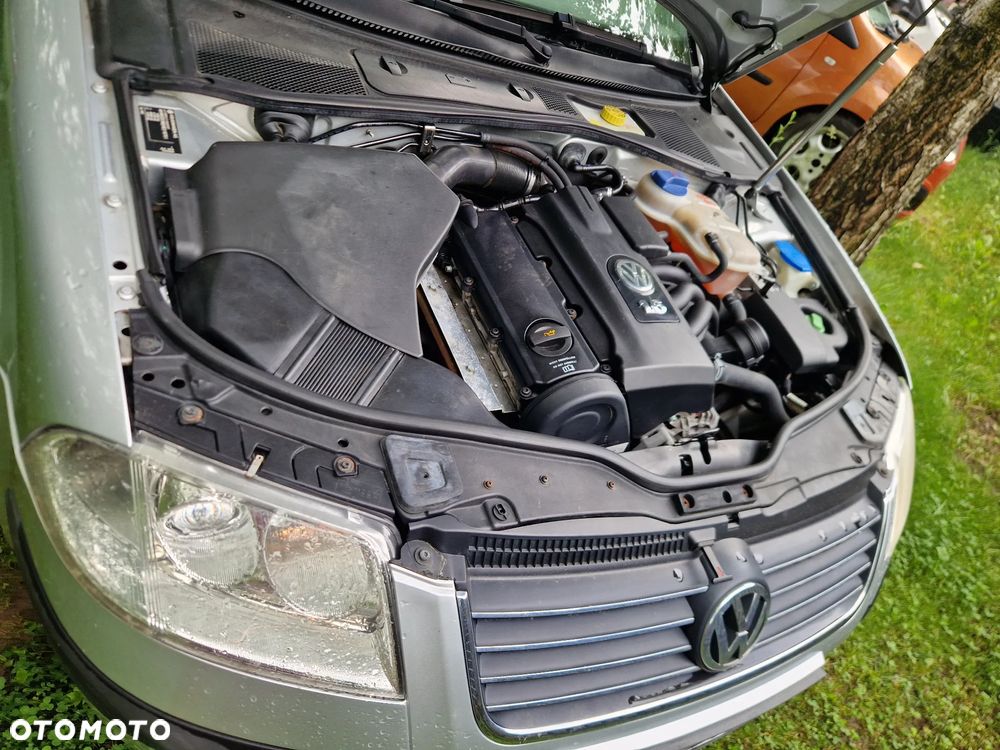 Volkswagen Passat 1.6 - 7