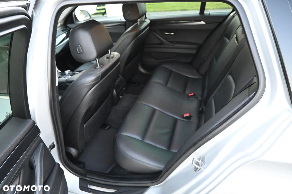 BMW Seria 5 525d - 18