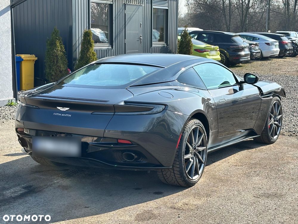 Aston Martin DB11 - 3